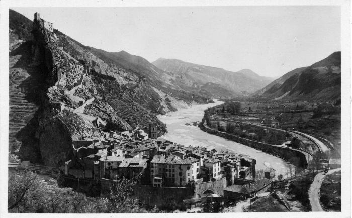 Entrevaux (B-A) alt. 484m - Vue générale.