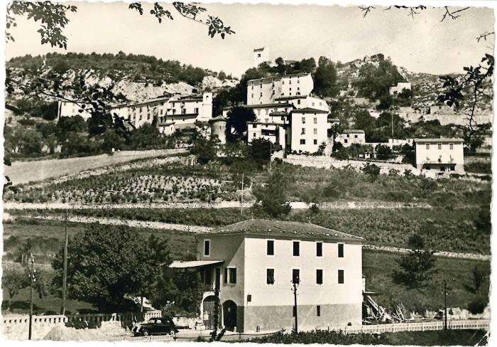 LA PENNE (A.-M.) alt. 825 m
Cure d'air et de repos à 70 km de Nice