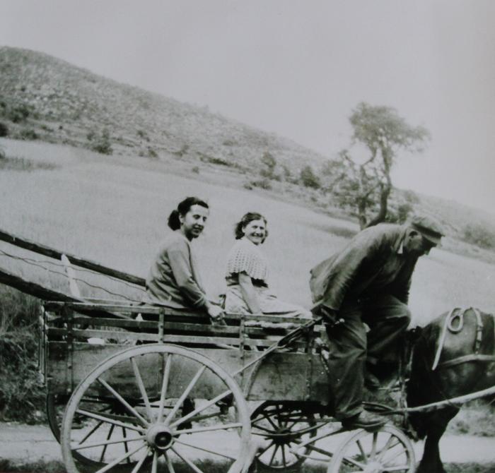 [Promenade en carriole à Saint-Léger, 2/2 du 20e siècle.]