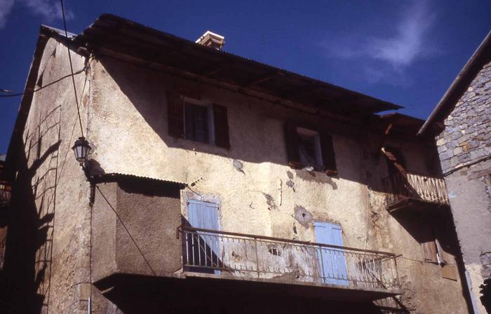 Châteauneuf d'Entraunes. Maison de village